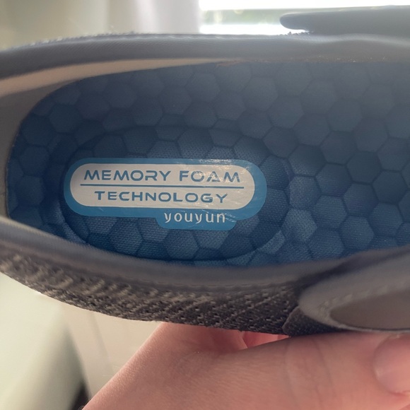 Youyun Women's adjustable diabetic shoes.Size 6. with Velcro and memory foam. - Picture 5 of 5